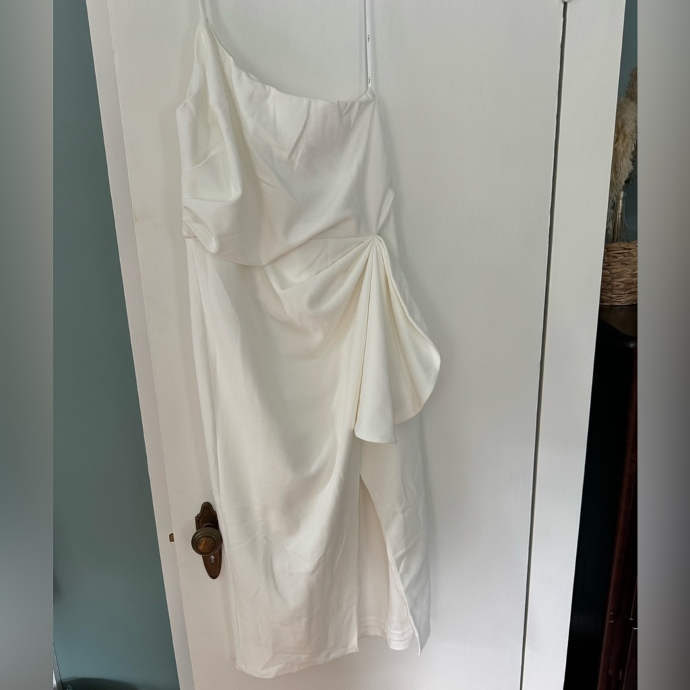 Never worn lulus one shoulder dress